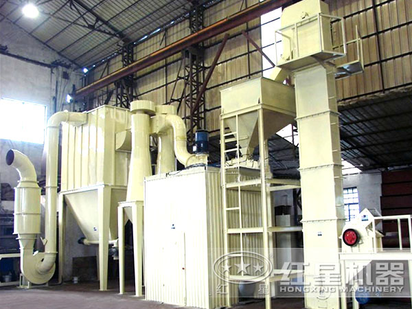 超細(xì)磨粉機生產(chǎn)現(xiàn)場