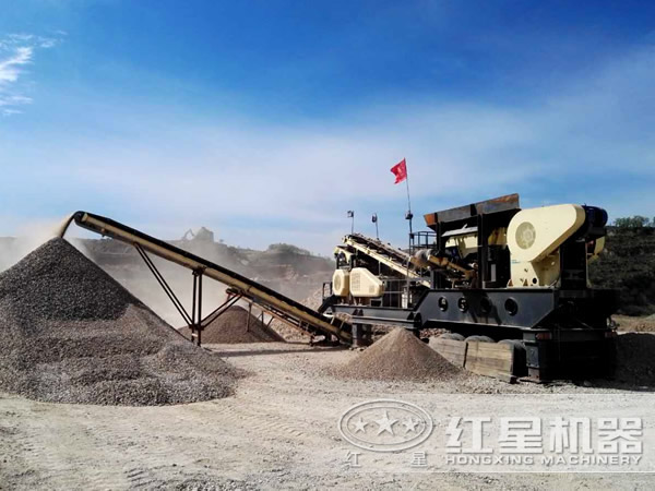移動(dòng)式制砂機(jī)客戶現(xiàn)場