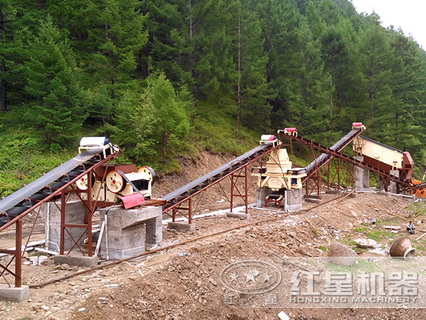 沖擊式破碎機工作現場