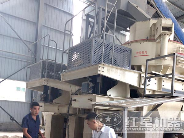河卵石打砂機(jī)，時(shí)產(chǎn)100噸左右的機(jī)子就是它