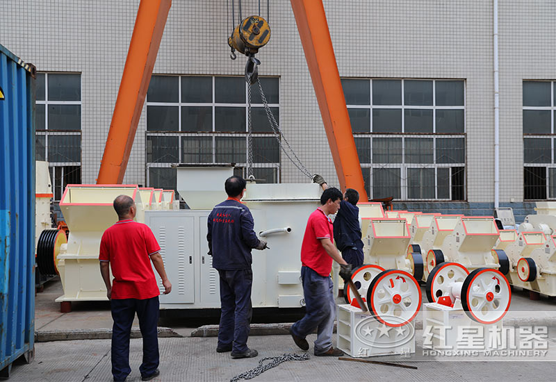 對設備進行吊裝作業準備發貨中 對設備進行吊裝作業準備發貨中