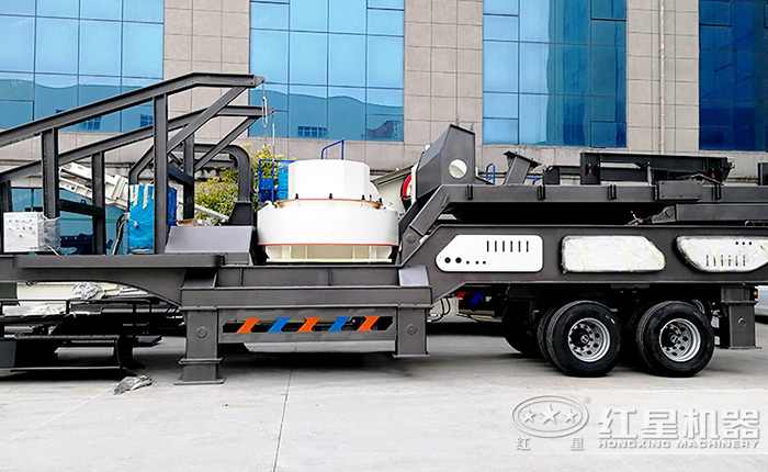 輪胎移動鵝卵石制沙機設(shè)備實景 輪胎移動鵝卵石制沙機設(shè)備實景