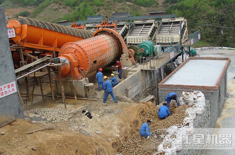 球磨機室外施工生產現場 球磨機室外施工生產現場