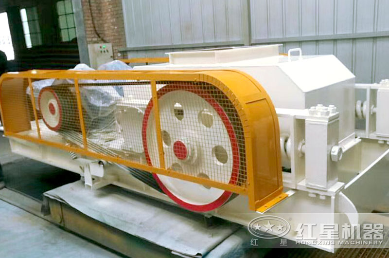 對(duì)輥式破碎機(jī)車(chē)間實(shí)拍圖 對(duì)輥式破碎機(jī)車(chē)間實(shí)拍圖