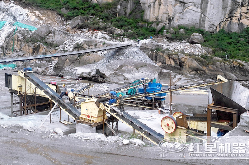 珍珠巖制砂生產現場 珍珠巖制砂生產現場