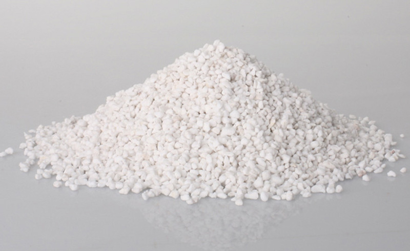 珍珠巖粉碎后有哪些用途？需要哪些設(shè)備？