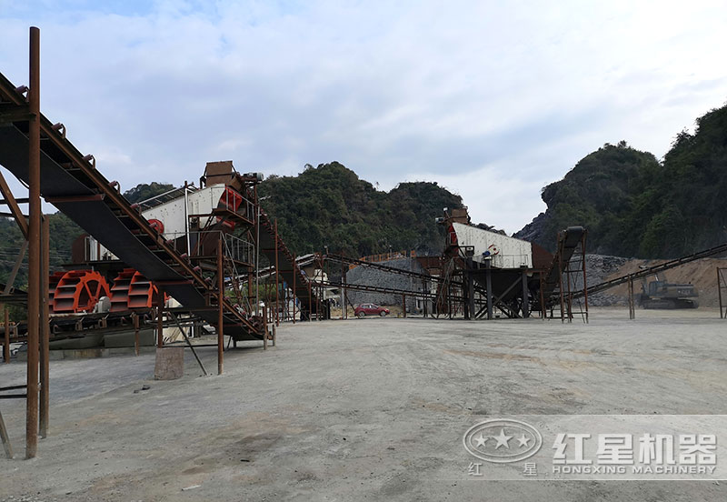 方案三配置現場:破碎機+制砂機+洗砂機,費用80萬以上 方案三配置現場:破碎機+制砂機+洗砂機,費用80萬以上
