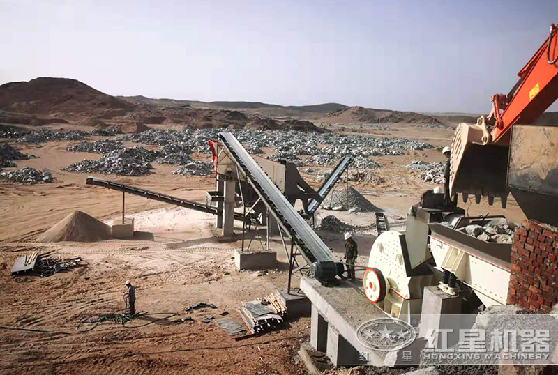 生石灰粉碎制砂現場-配置重錘式破碎機